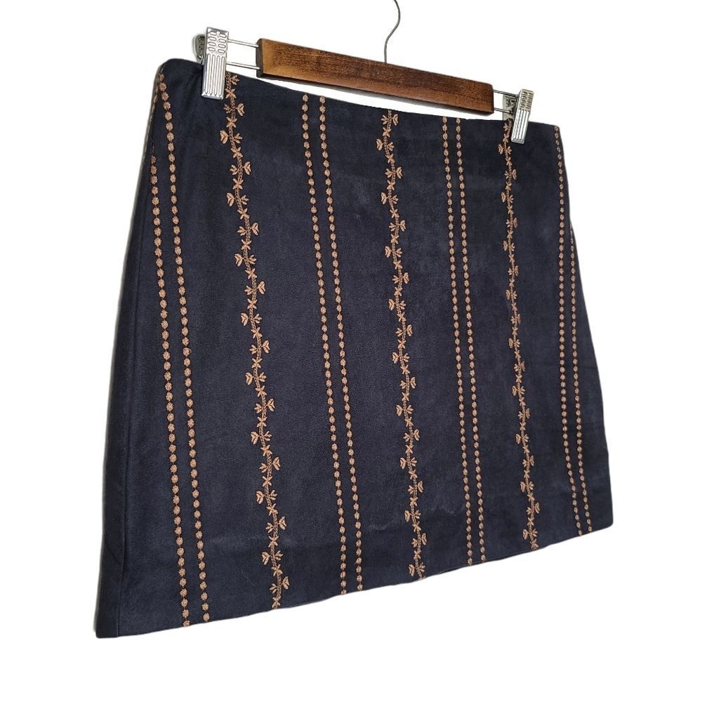 Altar'd State | Black Suede Embroidered Mini Skirt | Large - Picture 6 of 12